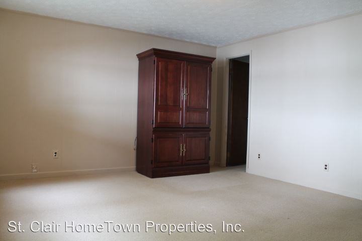 200 Lake Front Dr - Photo 3 of 16