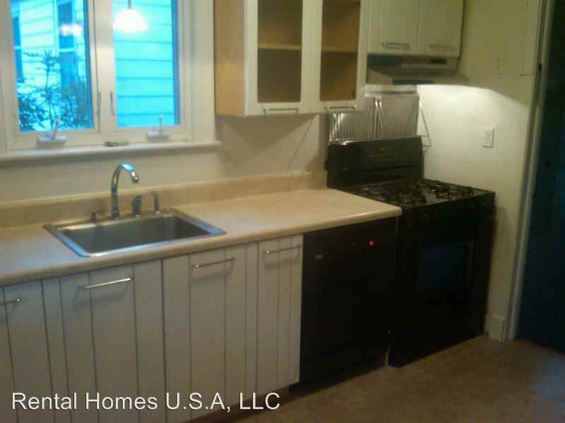 2115 N Brandon Ave - Photo 3 of 17