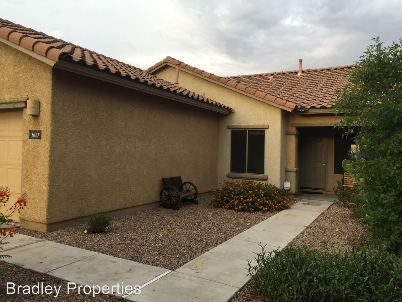 1035 S Limestone St - Photo 2 of 17