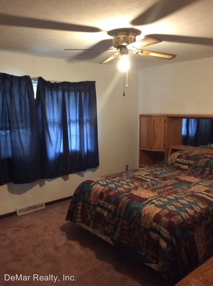 6078 Applecrest Ct - Photo 3 of 10