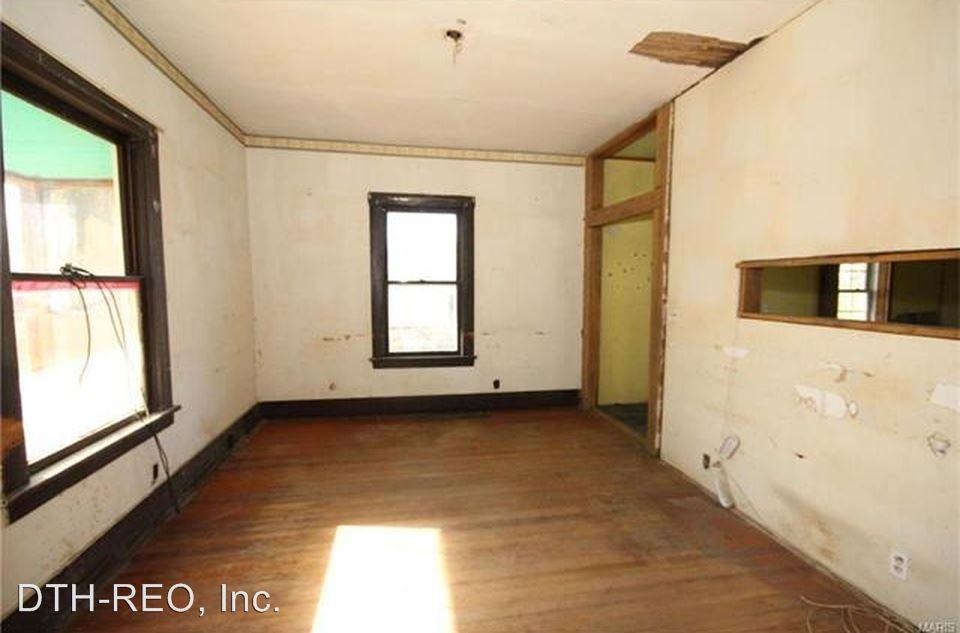 105 Hoffman Ave - Photo 2 of 5