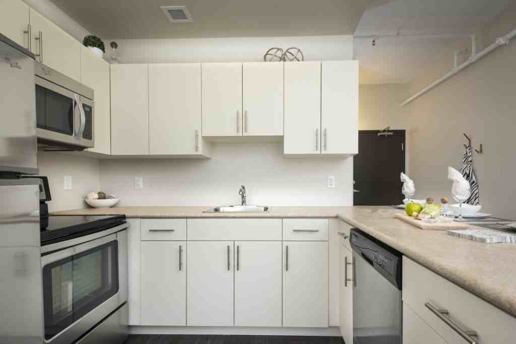 1665 Kenaston Blvd 300, Winnipeg, MB R3P 2M4 1 Bedroom Apartment for