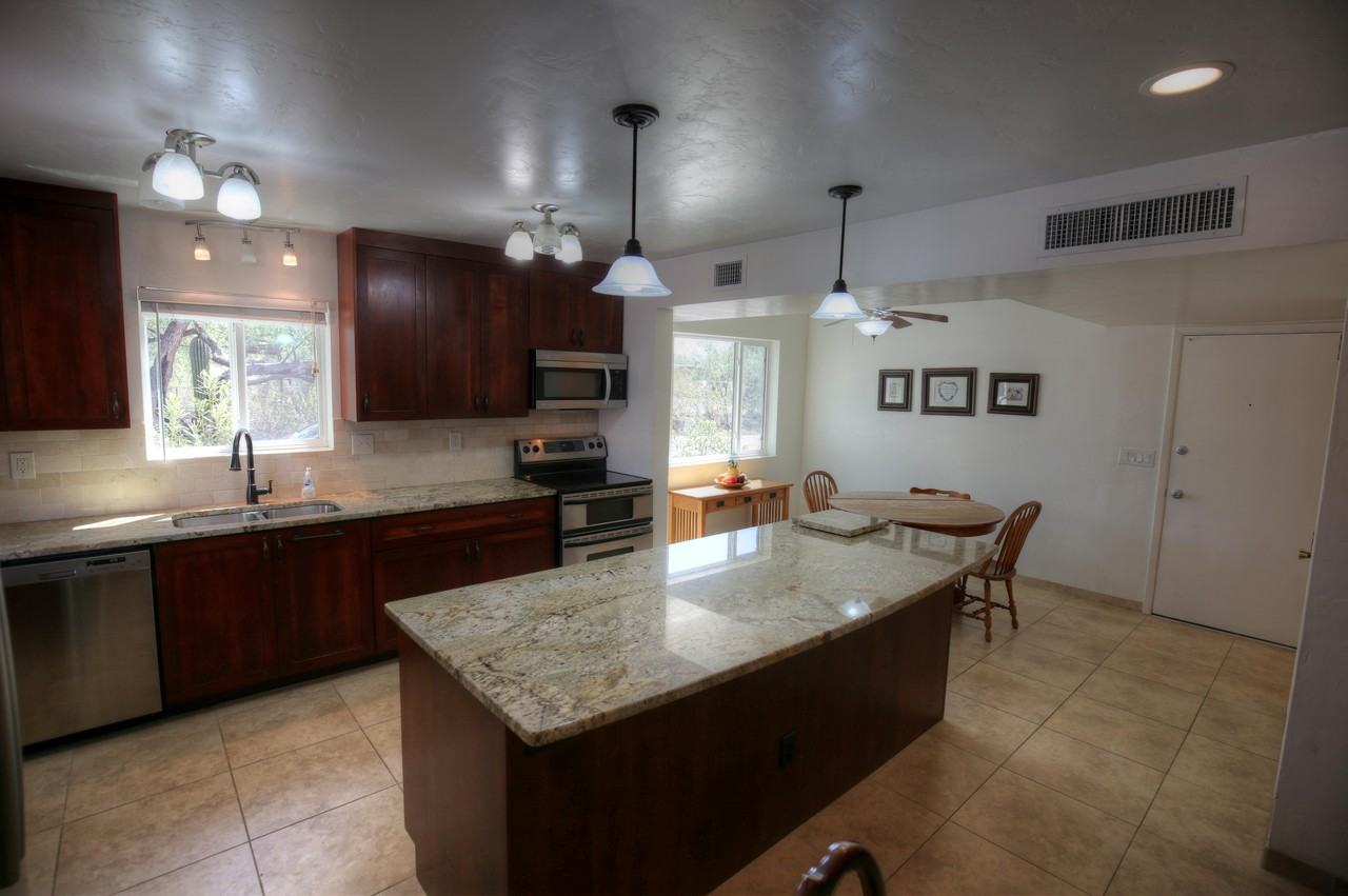 9065 E Eagle Pl - Photo 3 of 29