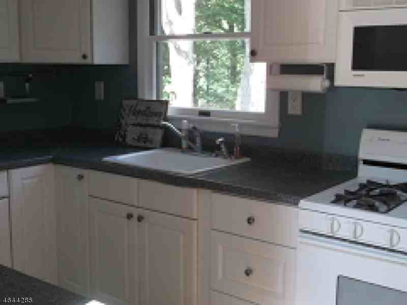 73 Sachem Rd - Photo 2 of 12