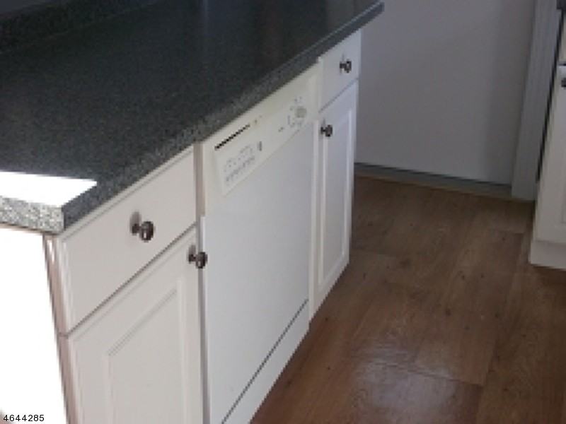 73 Sachem Rd - Photo 3 of 12