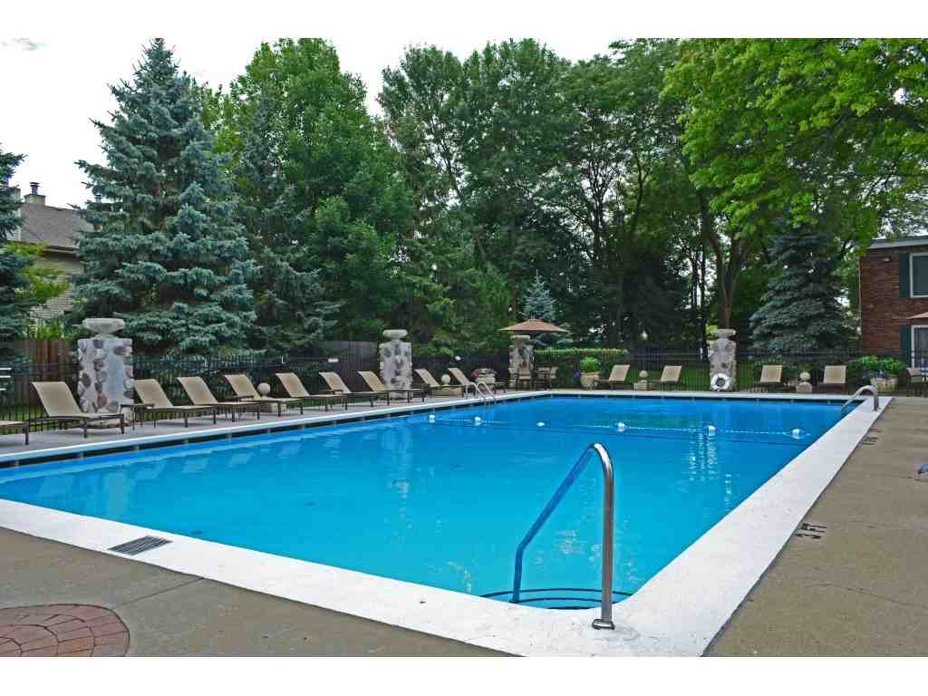 Courts of Williamsburg - Photo 3 of 19