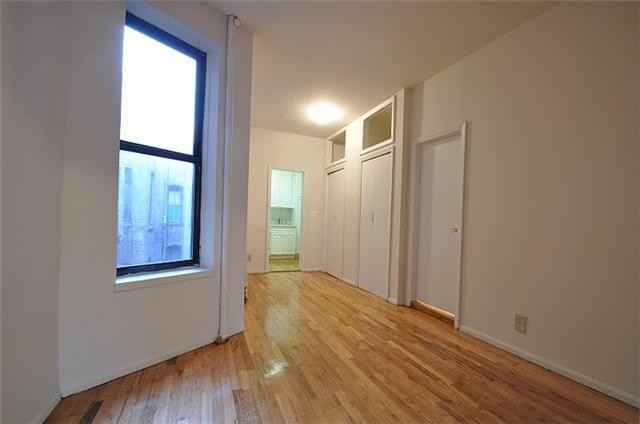 9th Ave & W 45th St ##3D