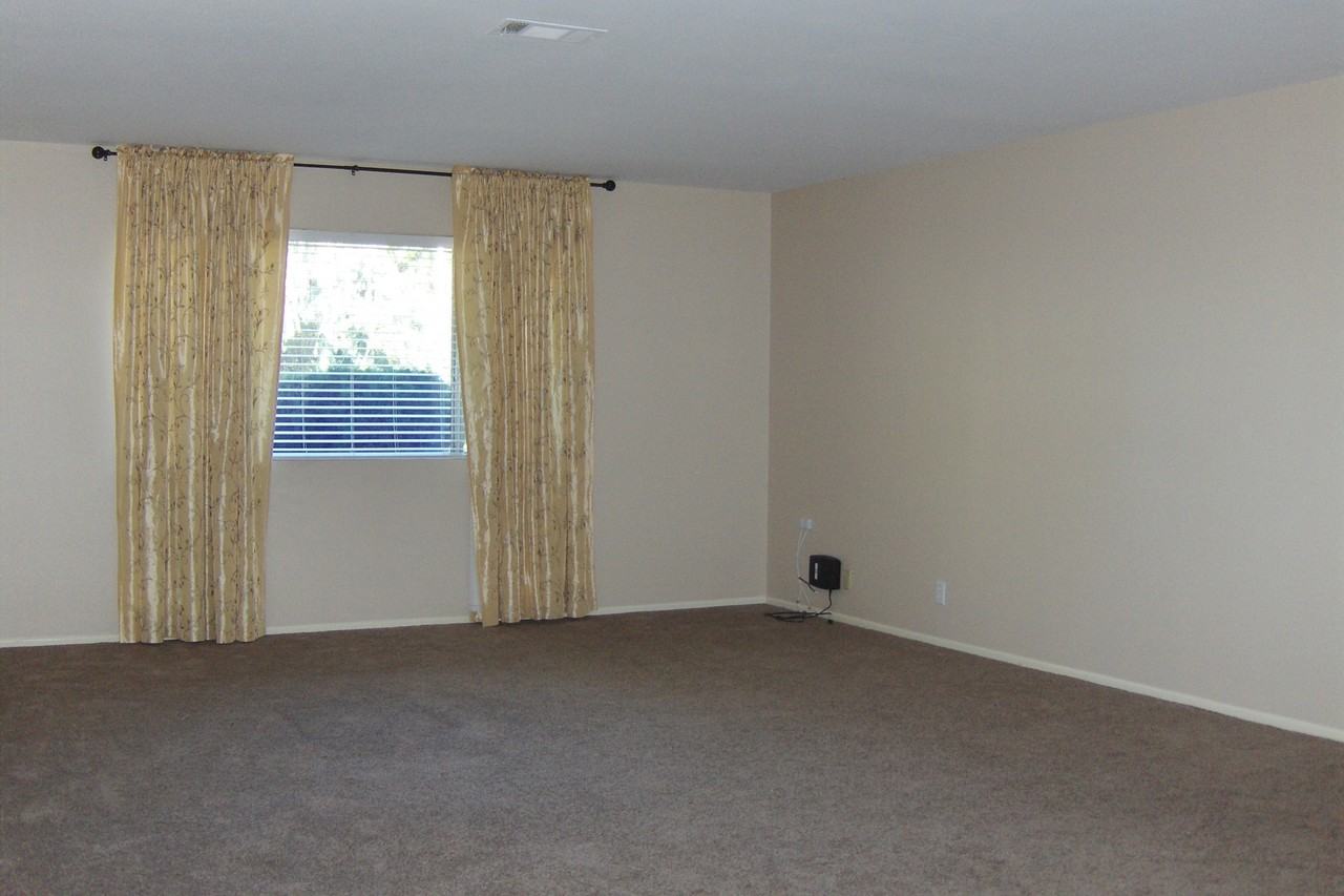 3324 N Mills Ave - Photo 2 of 11