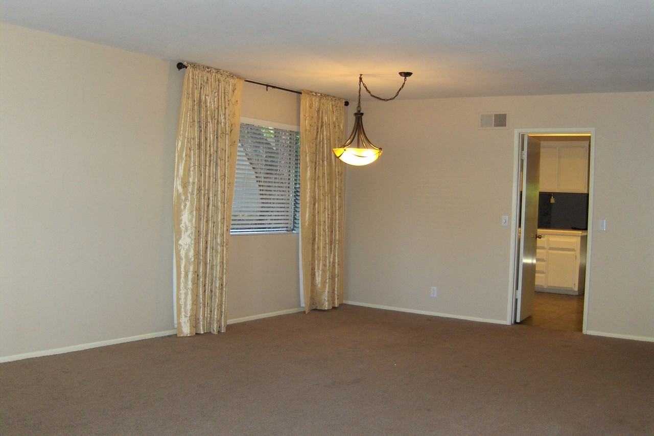 3324 N Mills Ave - Photo 3 of 11