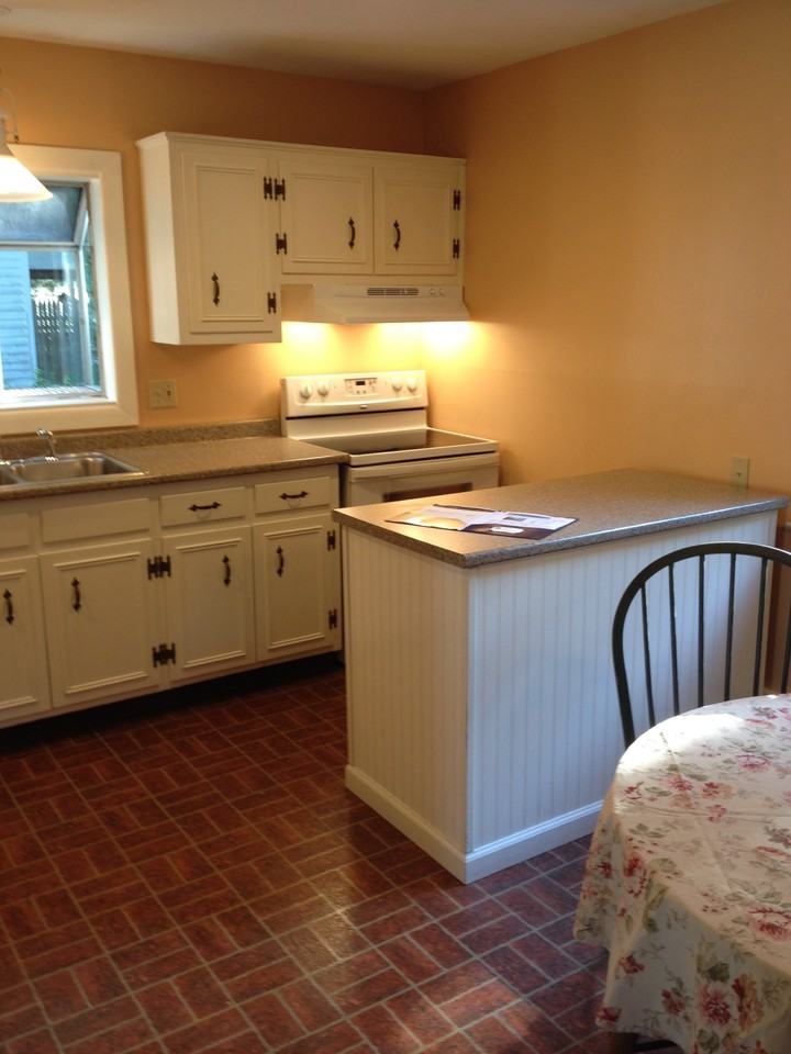 10 Hillside Cir - Photo 3 of 10