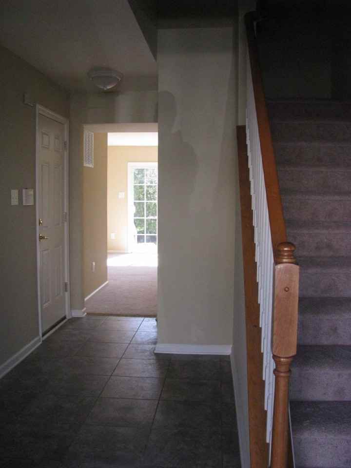 127 Acorn Dr - Photo 2 of 22