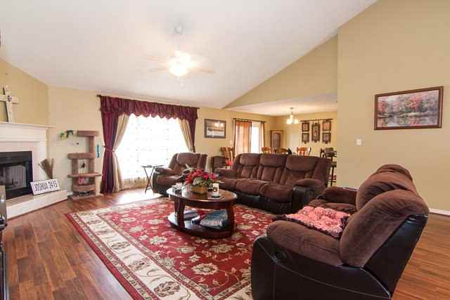 25207 Lakeland Dr - Photo 3 of 24