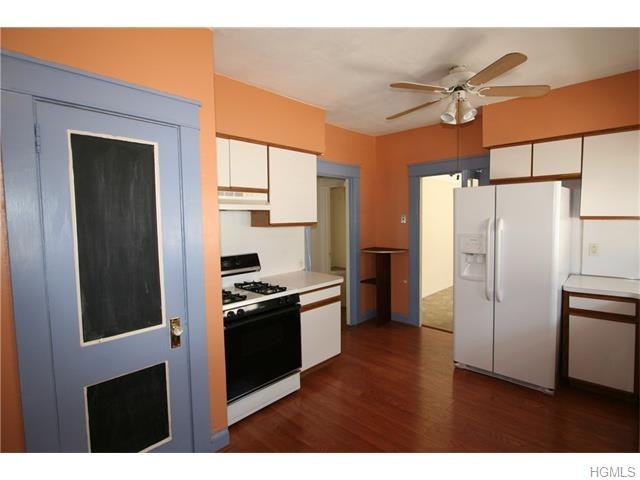 34 Anderson Ave - Photo 3 of 11