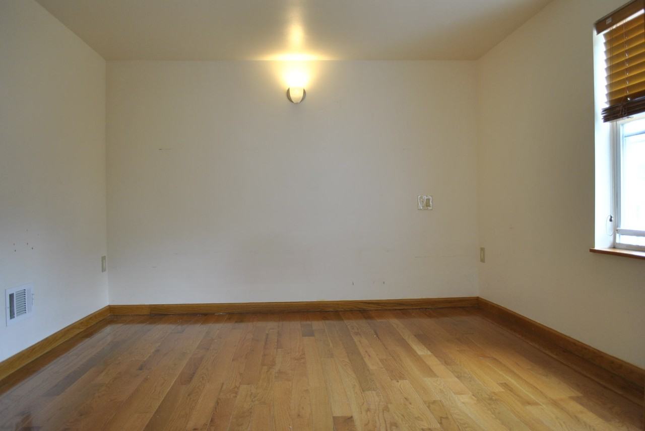 125 Comfort St - Photo 3 of 9