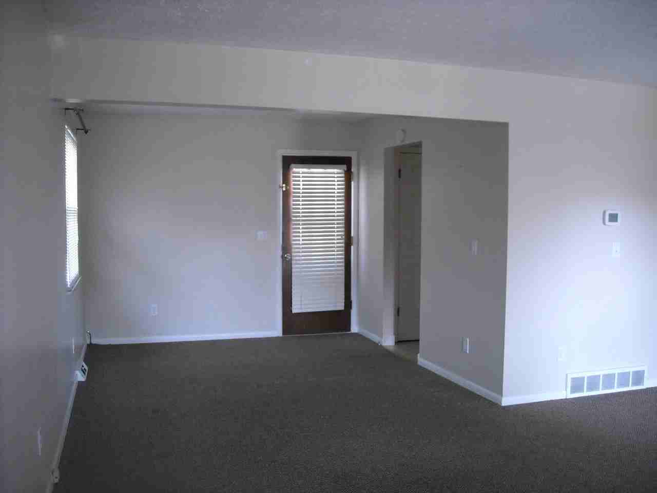 1415 Bradshire Dr - Photo 3 of 6