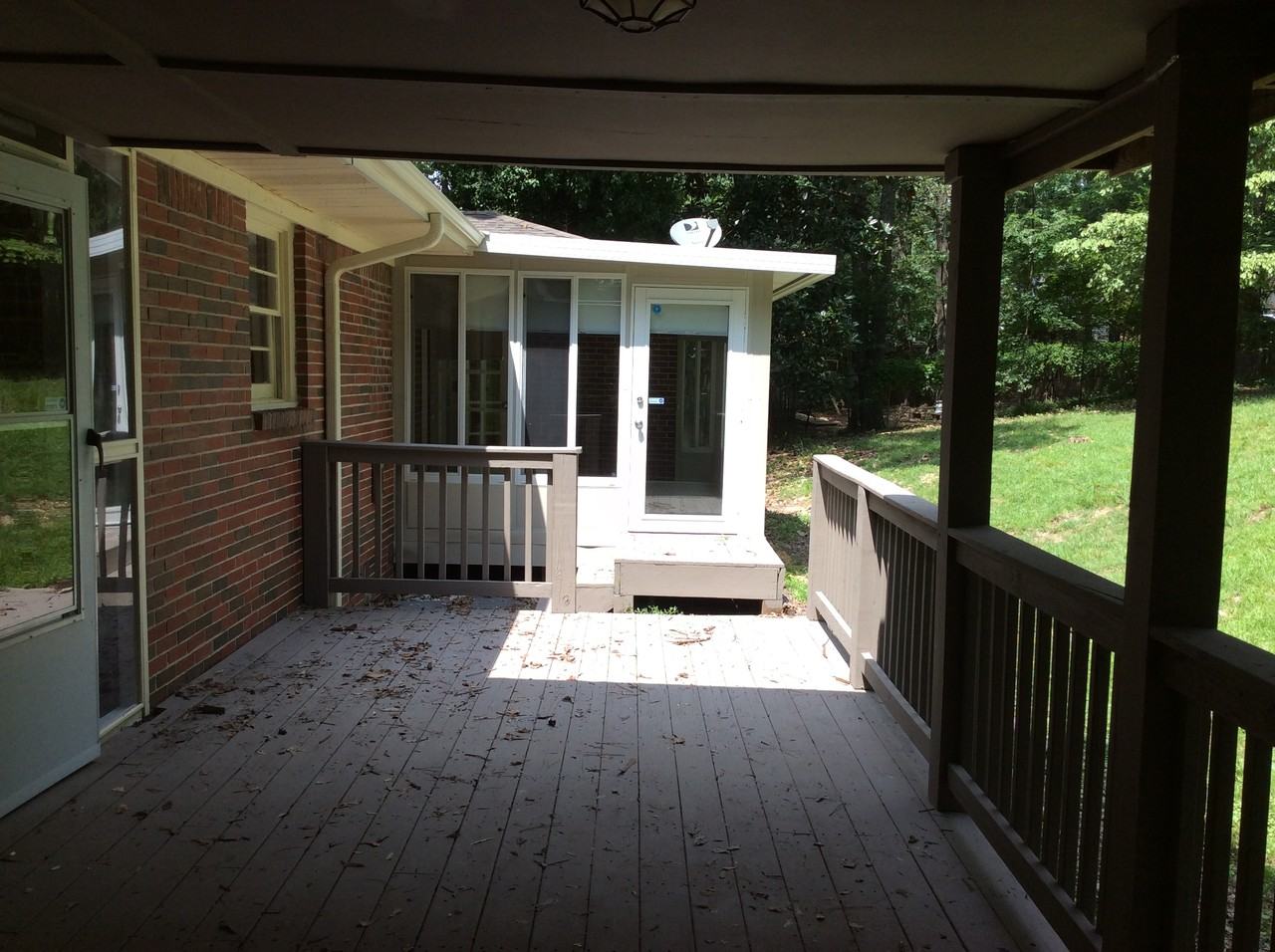 605 Valley Dr - Photo 2 of 16