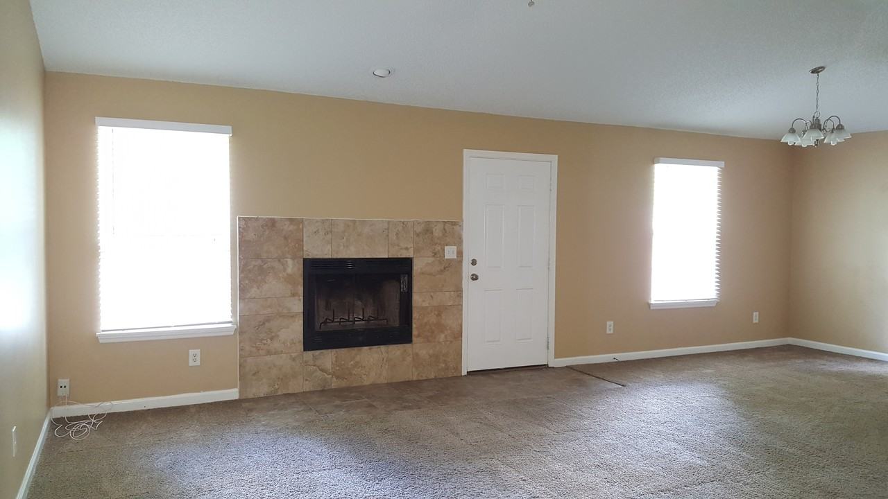 12290 Cobblefield Cir N - Photo 2 of 11