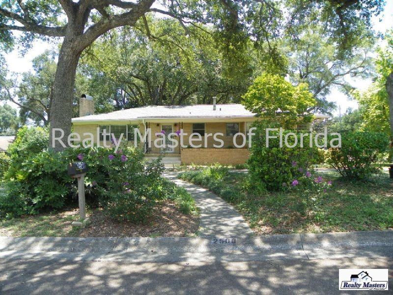 2500 Paradise Point Dr - Photo 2 of 15