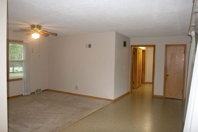 515 Allcutt Ave - Photo 2 of 9