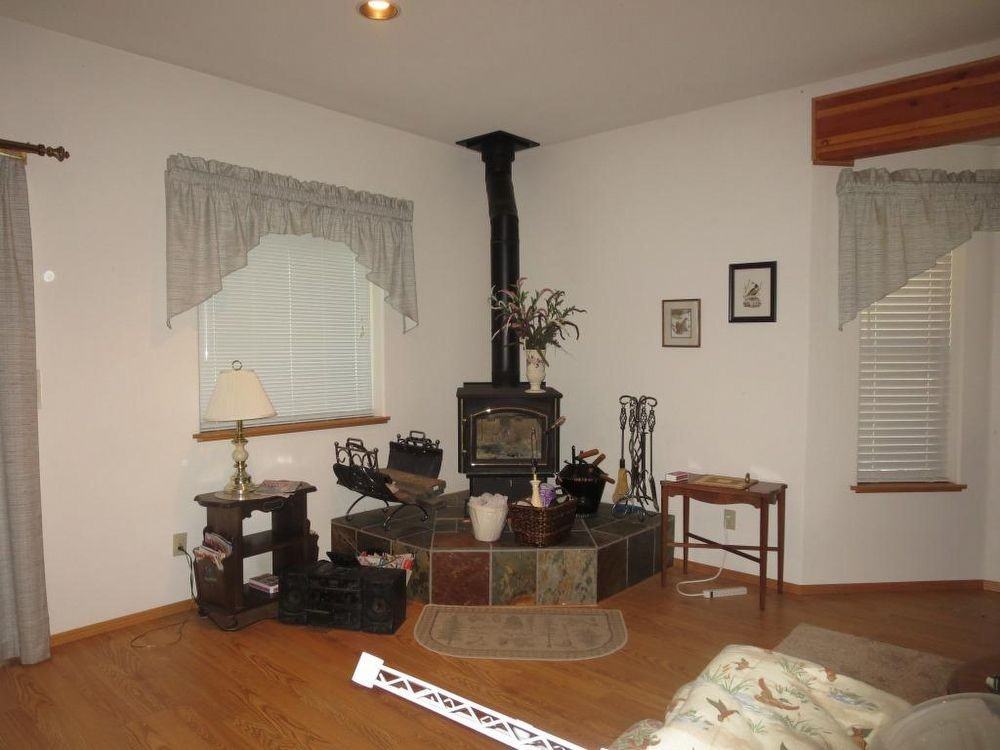 19789 Rocking Horse Rd - Photo 2 of 6