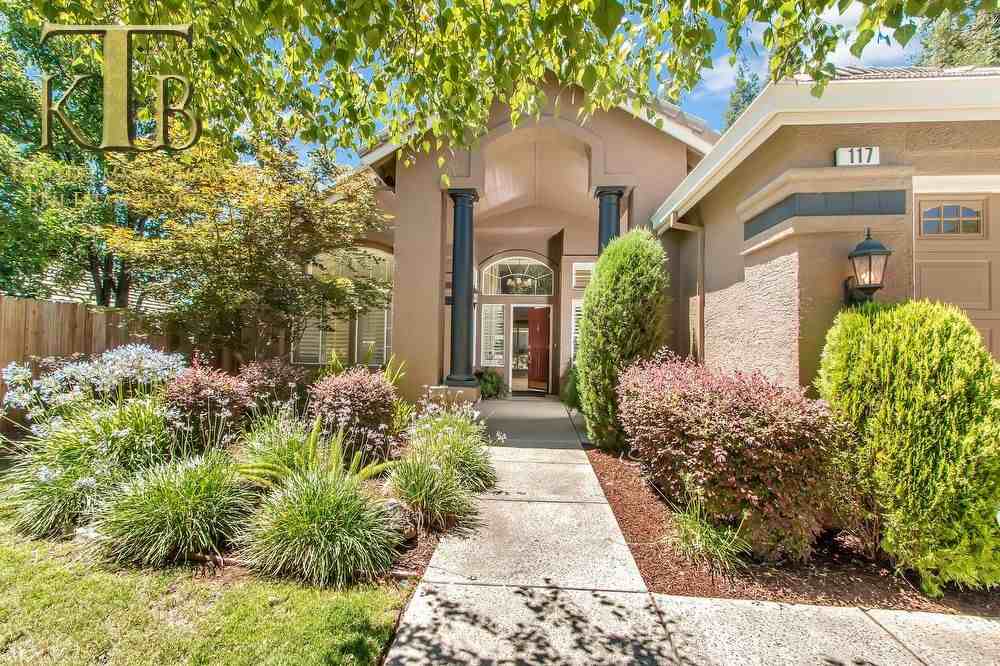 117 Cruickshank Dr - Photo 2 of 20