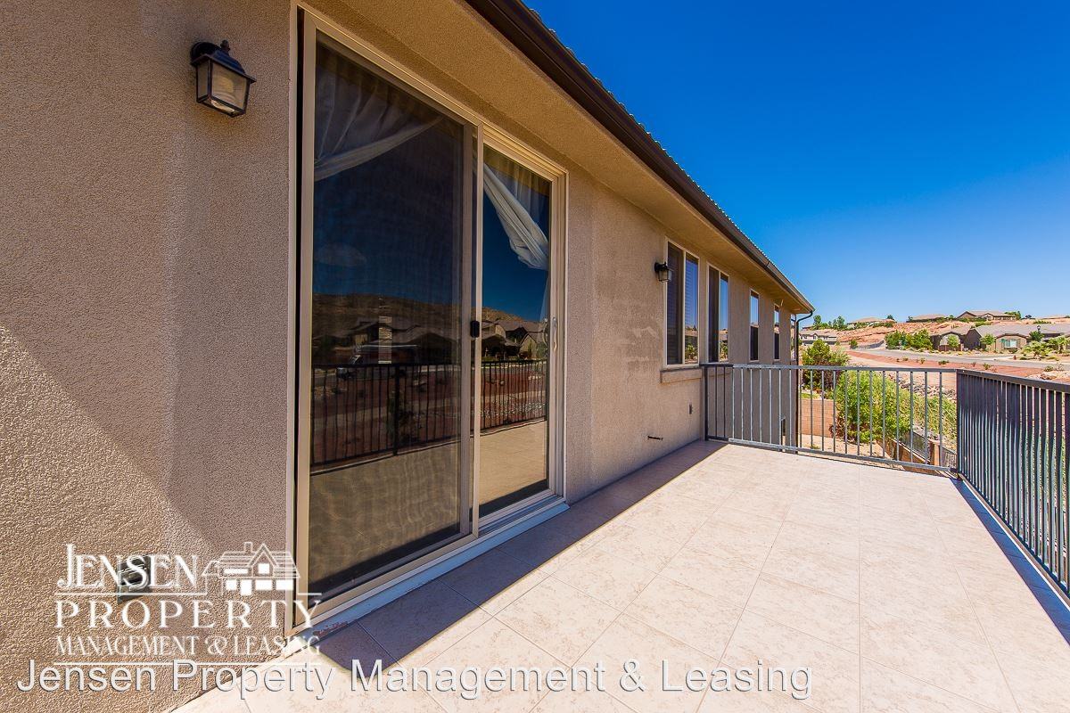 386 E Paris Dr - Photo 3 of 22