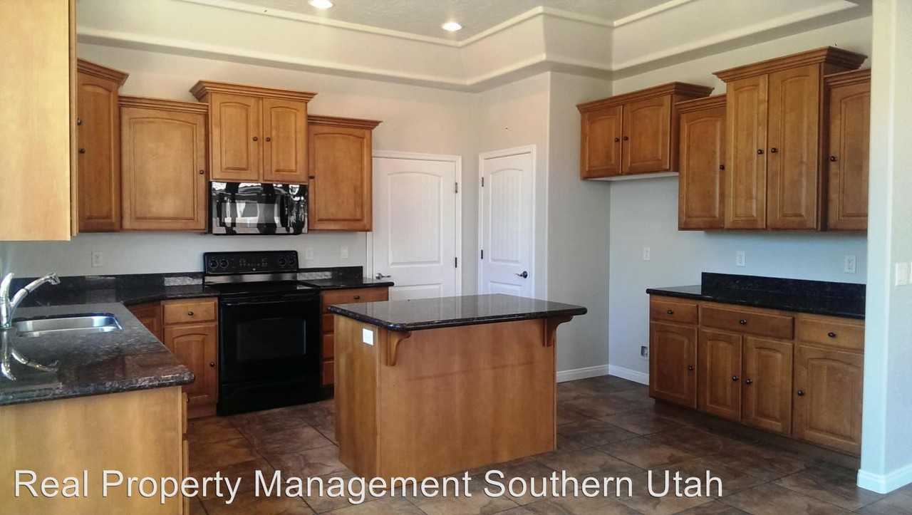 645 Whitney Dr - Photo 2 of 15