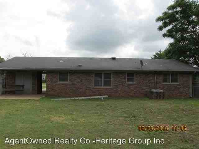 3230 Daly St - Photo 3 of 18