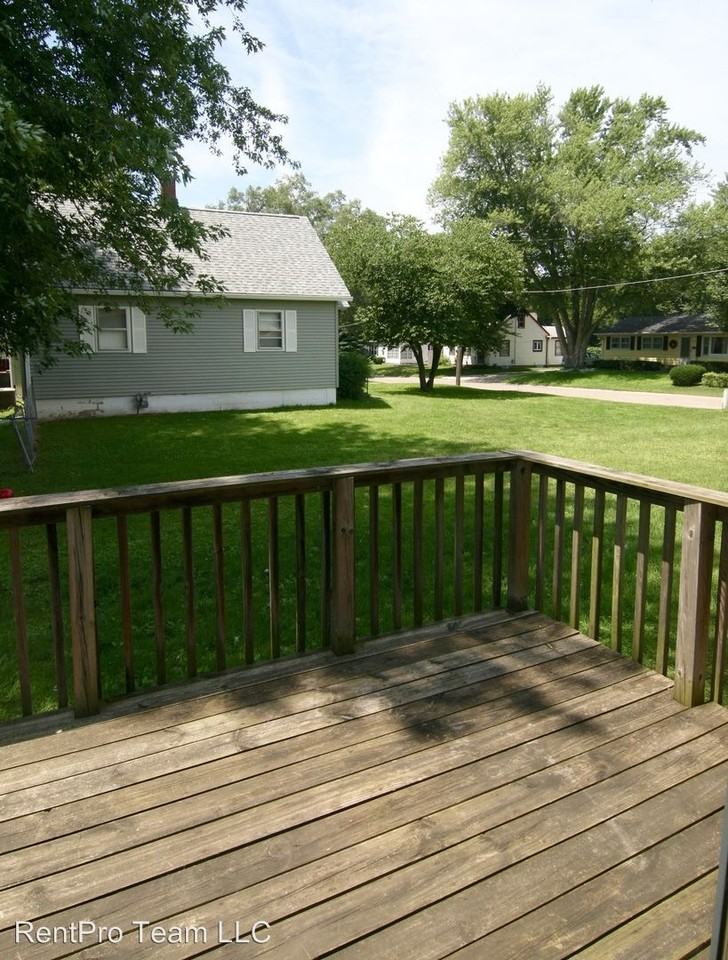 830 42nd Ave - Photo 2 of 15