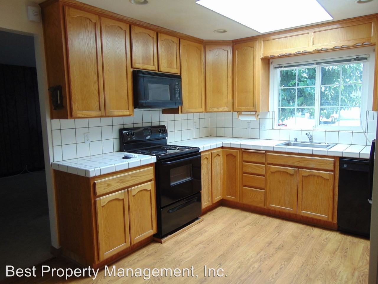 41271 Thurston St - Photo 2 of 12