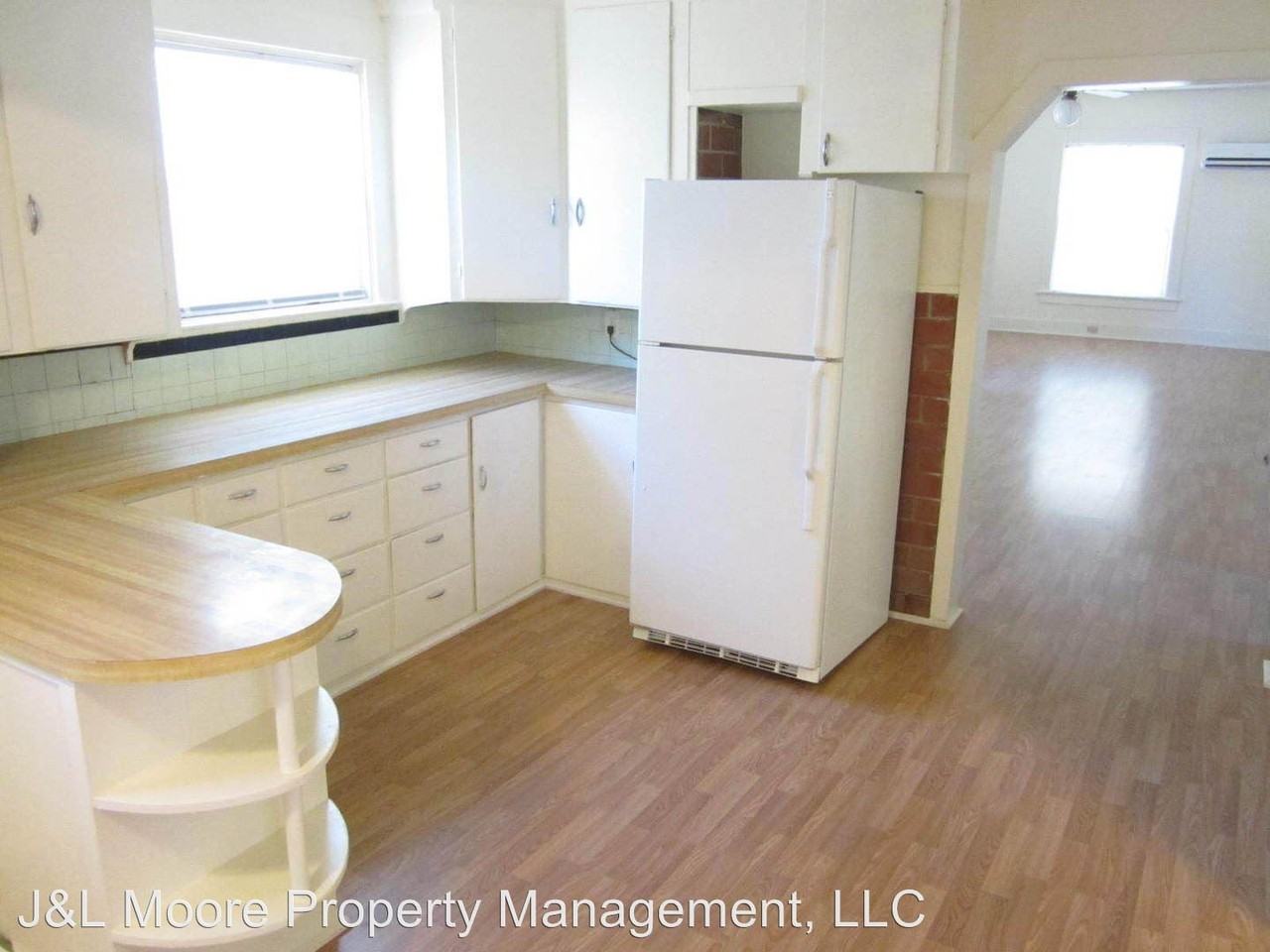 261 N 4th St - Photo 3 of 12