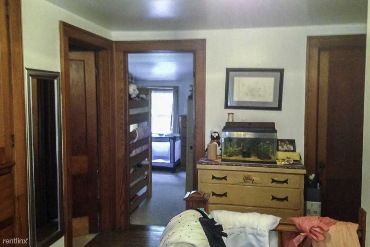 3411 Hudson St - Photo 3 of 16