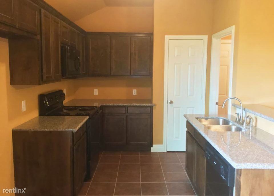 1928 Belshire Ct - Photo 3 of 12