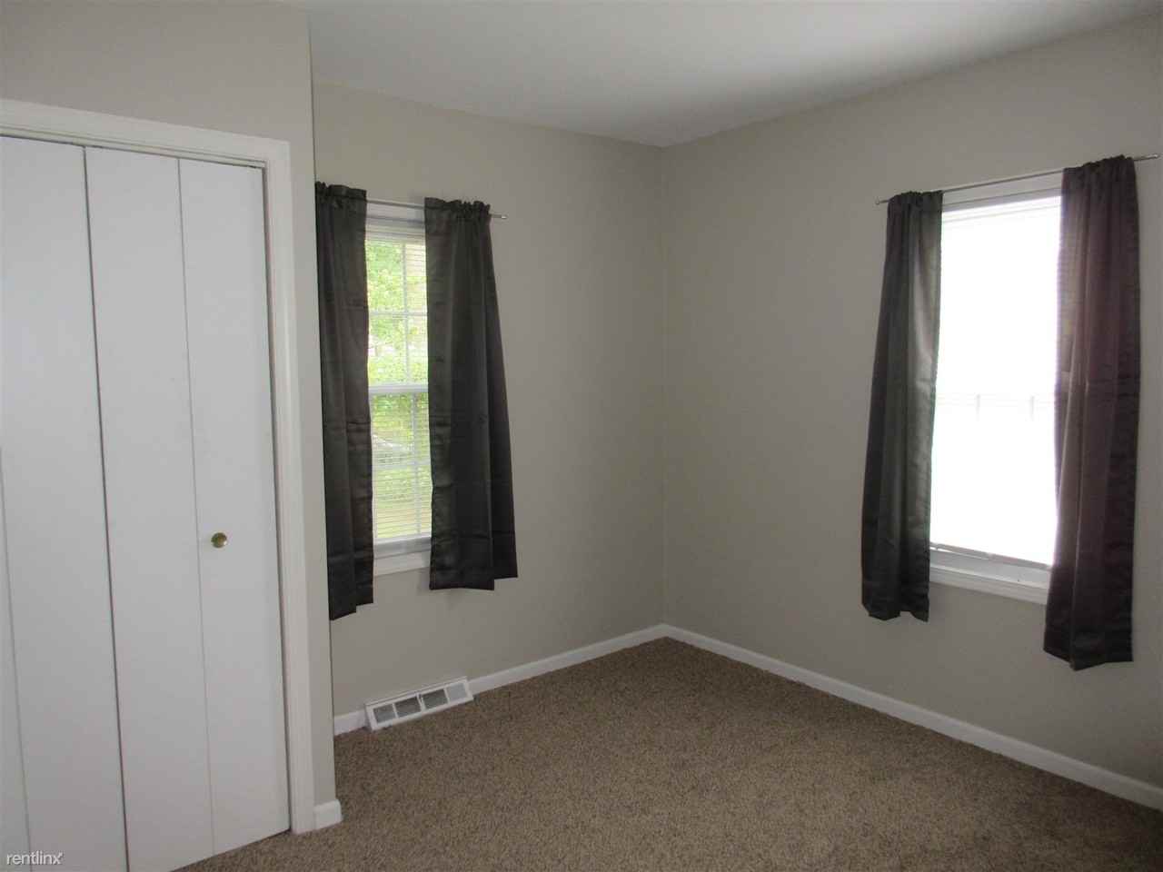 1021 Hoyt St SE - Photo 2 of 9