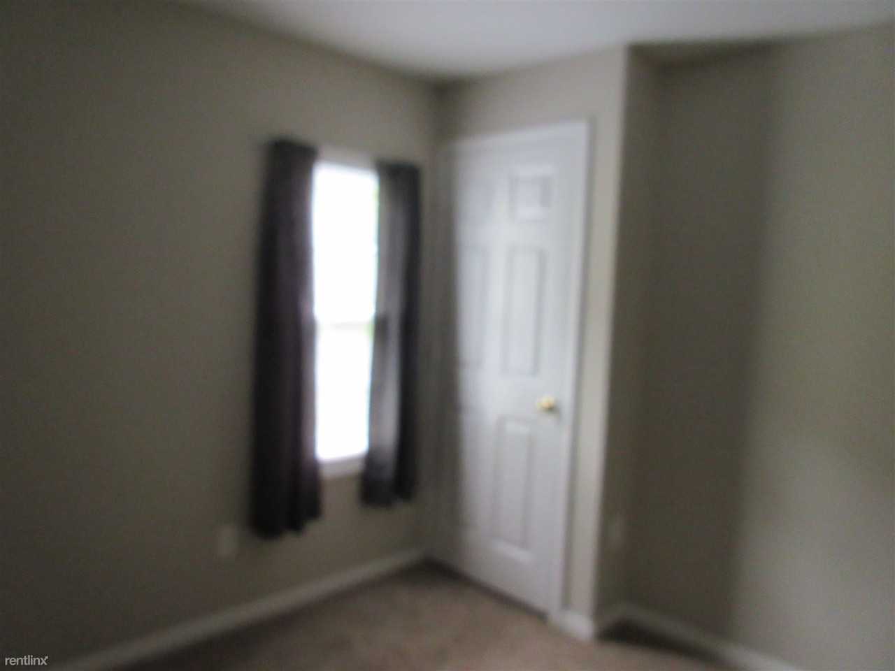 1021 Hoyt St SE - Photo 3 of 9