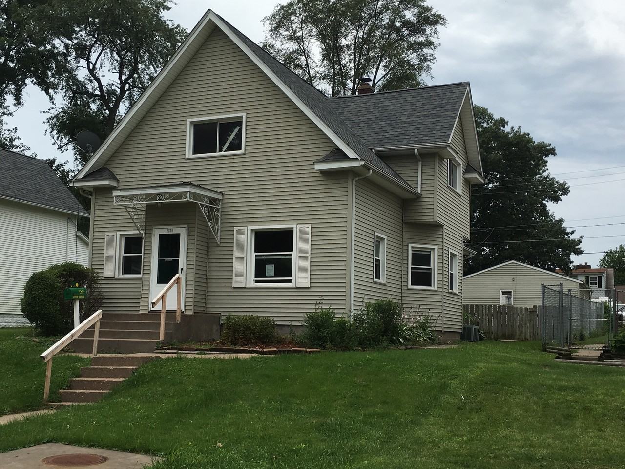 2329 33rd St - Photo 2 of 2