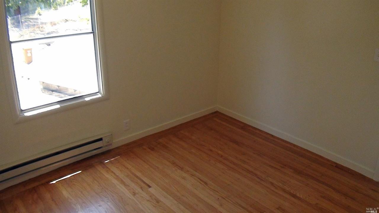 921 Sir Francis Drake Blvd - Photo 3 of 9