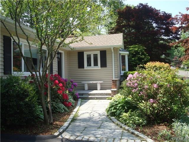 5 Midrocks Dr - Photo 2 of 20