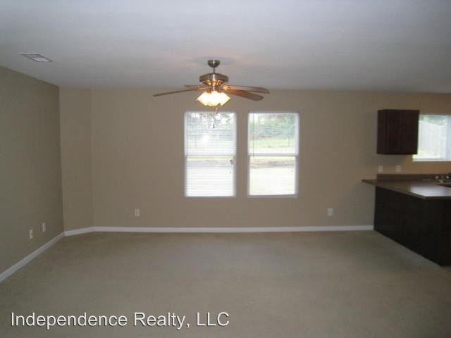 410 Jasmine Dr - Photo 3 of 22