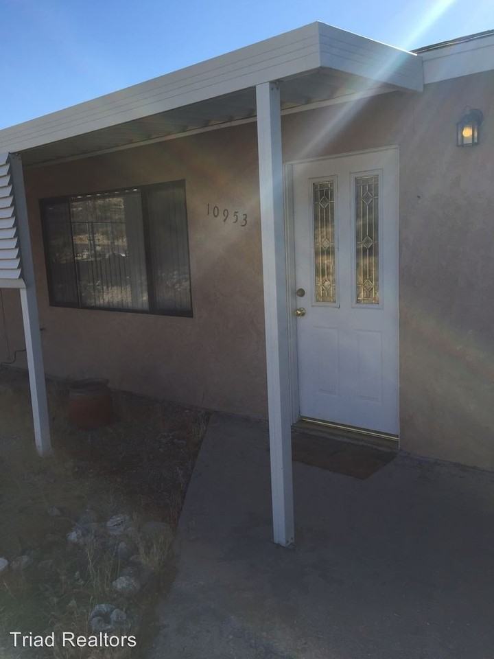 10953 Mescalero Ave - Photo 2 of 6