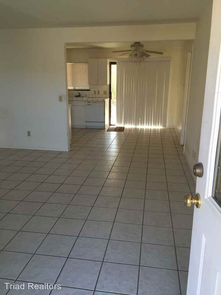 10953 Mescalero Ave - Photo 3 of 6