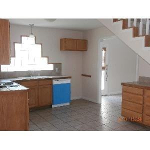 450 Woodhaven Dr - Photo 3 of 15