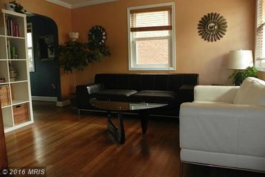 10 E Myrtle St - Photo 3 of 20