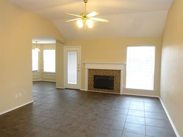 537 Asbury Dr - Photo 3 of 14