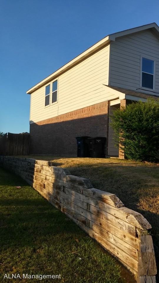 5100 Waterford Dr - Photo 2 of 15
