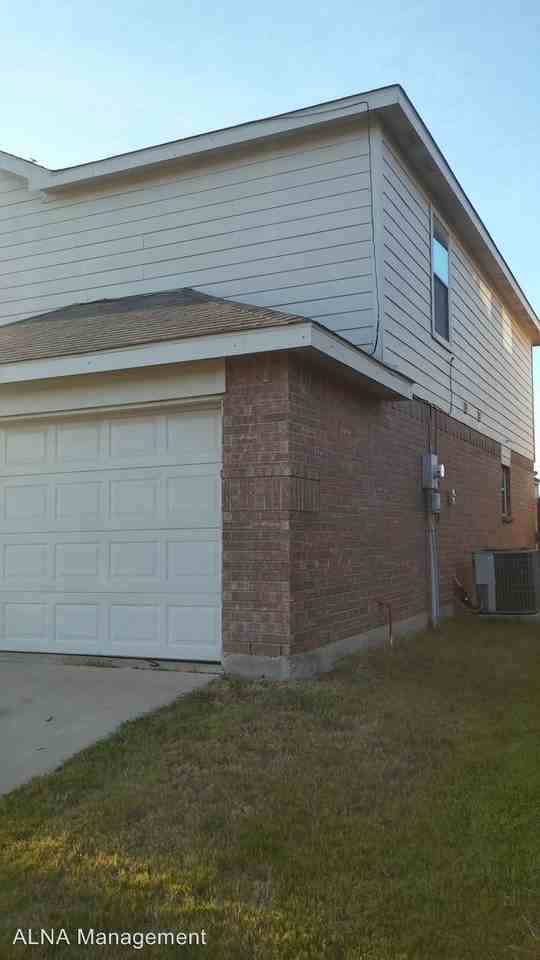 5100 Waterford Dr - Photo 3 of 15
