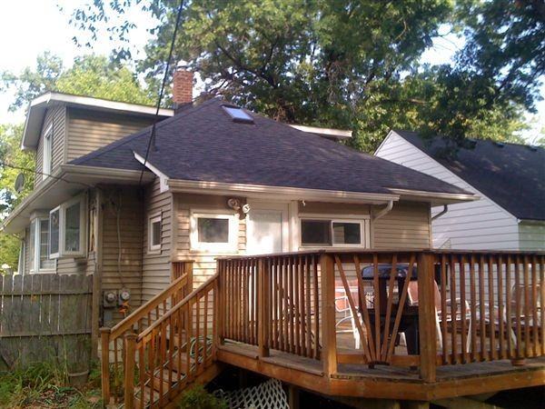 1525 Wyandotte Ave - Photo 2 of 10