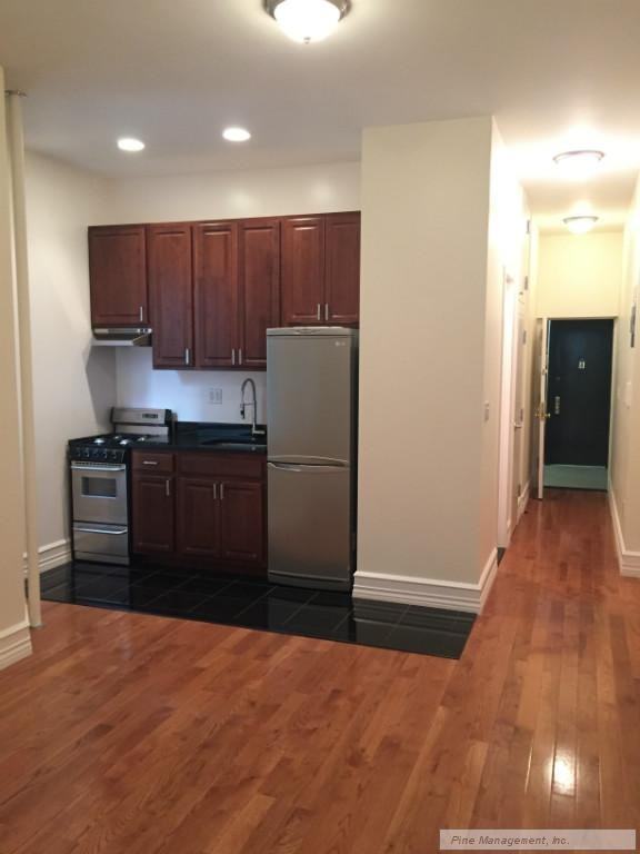 Columbus Ave & W 106th St