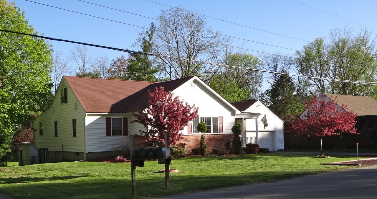 24 Virginia Avenue - Photo 2 of 3