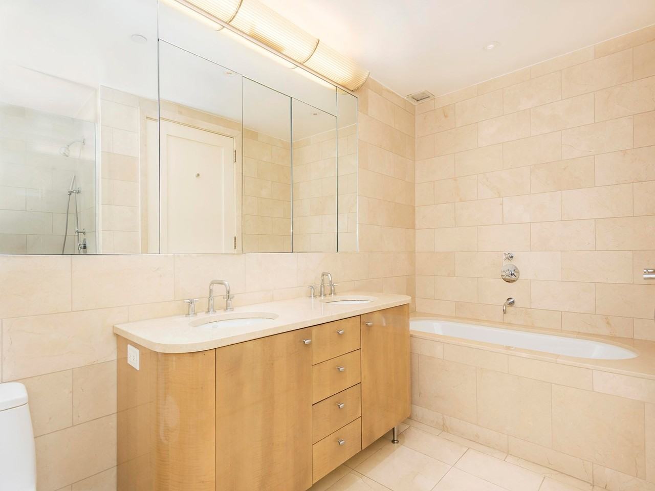 Central Park 3 Bed 2 Bath Apartment ###2G - Photo 7 of 10